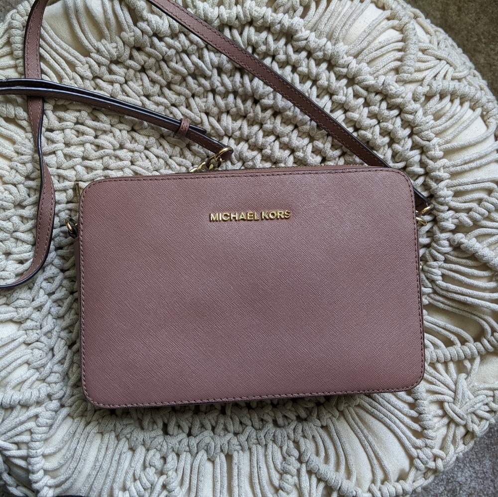 Michael Kors Jetset Crossbody Purse